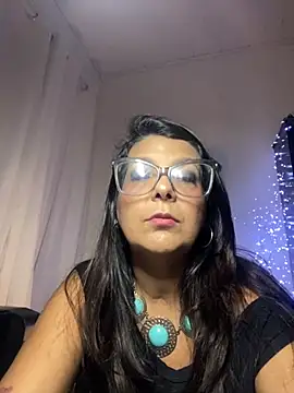 VelvetLunna online show from May 2, 2026, 3:44 am