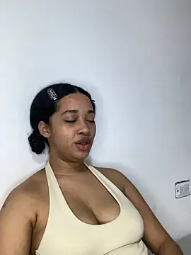 Snapshot of _sweetSabrina- chatting on May 15, 2026, 4:25 pm sweetSabrina- online show from May 15, 2026, 4:25 pm