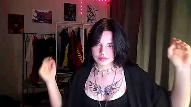 VeIvetLure online show from May 3, 2026, 4:24 pm