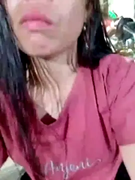 daisyy2 online show from July 13, 2026, 1:47 pm