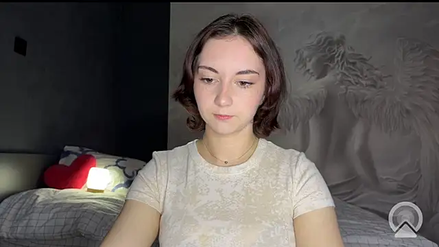 Snapshot of Amalia_Lambert_13 chatting on May 22, 2026, 7:19 pm Amalia Lambert 13 online show from May 22, 2026, 7:19 pm