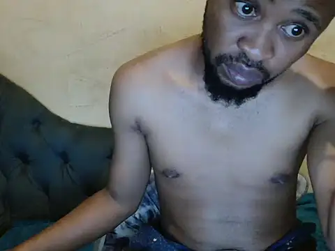 Snapshot of xxTroyX chatting on May 21, 2026, 9:33 pm xxTroyX online show from May 21, 2026, 9:33 pm