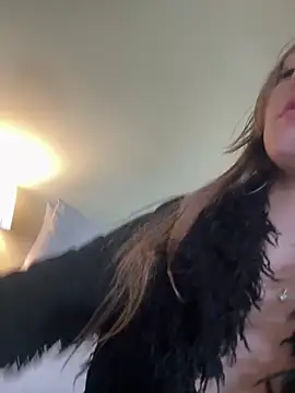daisycollins online show from May 26, 2026, 3:02 am