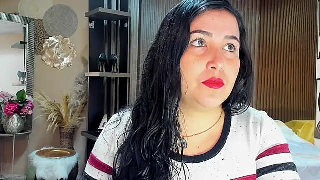 Snapshot of BBWLuxuryMuse chatting on May 20, 2026, 11:38 am BBWLuxuryMuse online show from May 20, 2026, 11:38 am