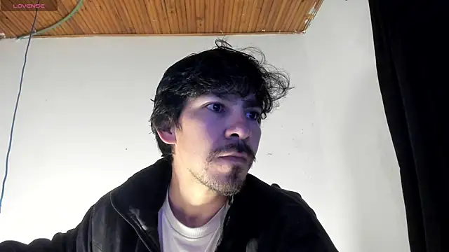 Snapshot of Piter_Drako chatting on August 3, 2026, 11:19 pm Piter Drako online show from August 3, 2026, 11:19 pm