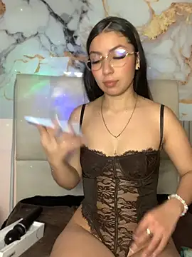 Julieth ec online show from June 12, 2026, 11:53 am