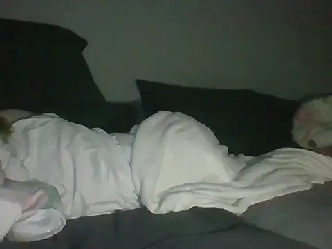 Snapshot of DanieleAleksandraDeRossii chatting on May 19, 2026, 2:40 am DanieleAleksandraDeRossii online show from May 19, 2026, 2:40 am