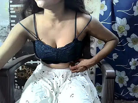 Snapshot of Lovely_Pandey chatting on July 5, 2026, 5:31 pm Lovely Pandey online show from July 5, 2026, 5:31 pm