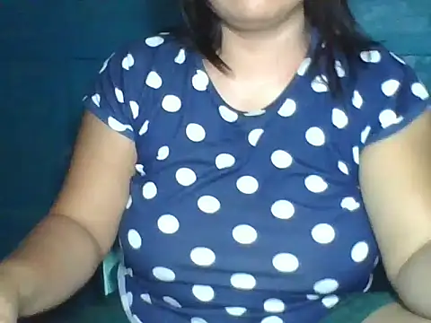 Snapshot of MommyKaye30 chatting on July 13, 2026, 7:05 pm MommyKaye30 online show from July 13, 2026, 7:05 pm