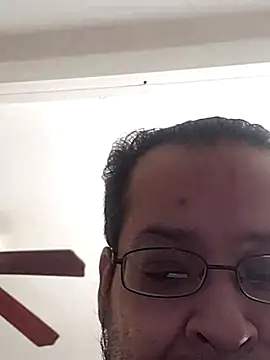 jose790044 online show from May 7, 2026, 9:47 am