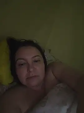 EmmaEmmy40 online show from May 17, 2026, 6:37 pm