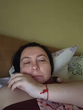 Snapshot of EmmaEmmy40 chatting on June 21, 2026, 12:41 pm EmmaEmmy40 online show from June 21, 2026, 12:41 pm