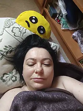 Snapshot of EmmaEmmy40 chatting on June 25, 2026, 4:12 am EmmaEmmy40 online show from June 25, 2026, 4:12 am