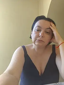 Snapshot of EmmaEmmy40 chatting on June 27, 2026, 3:17 pm EmmaEmmy40 online show from June 27, 2026, 3:17 pm