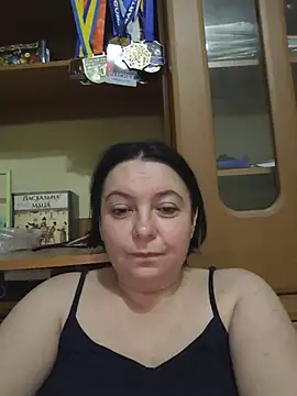 Snapshot of EmmaEmmy40 chatting on July 1, 2026, 6:40 pm EmmaEmmy40 online show from July 1, 2026, 6:40 pm