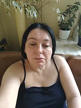 Snapshot of EmmaEmmy40 chatting on July 10, 2026, 4:20 pm EmmaEmmy40 online show from July 10, 2026, 4:20 pm