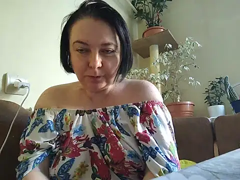 Snapshot of EmmaEmmy40 chatting on July 17, 2026, 4:12 pm EmmaEmmy40 online show from July 17, 2026, 4:12 pm