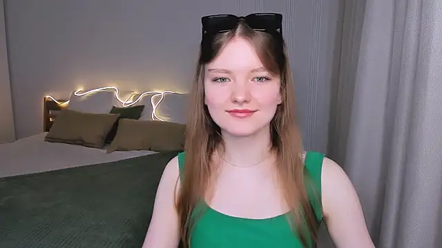 Snapshot of LookEva chatting on May 16, 2026, 4:31 am LookEva online show from May 16, 2026, 4:31 am