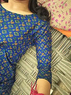 zoya baby  online show from August 1, 2026, 3:44 pm