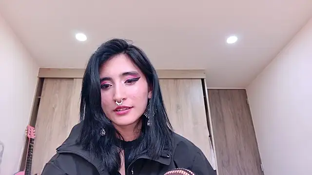 Snapshot of Lunapage_ chatting on June 20, 2026, 8:33 pm Lunapage online show from June 20, 2026, 8:33 pm