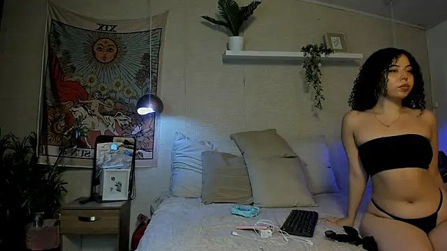 Snapshot of Honey_Sofi chatting on June 3, 2026, 11:35 am Honey Sofi online show from June 3, 2026, 11:35 am