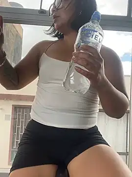 Snapshot of sarita_hos chatting on July 5, 2026, 3:52 pm sarita hos online show from July 5, 2026, 3:52 pm