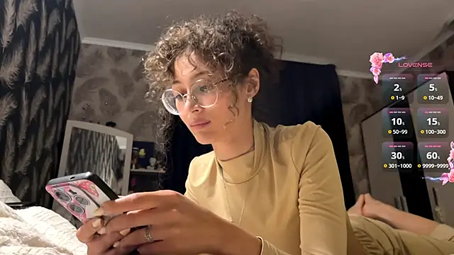Snapshot of CurlyWinx chatting on May 31, 2026, 6:09 pm CurlyWinx online show from May 31, 2026, 6:09 pm