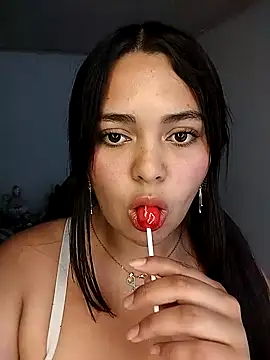 melisacc online show from May 7, 2026, 8:03 pm