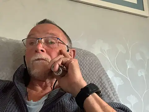 Snapshot of Moonraker64 chatting on May 14, 2026, 6:58 pm Moonraker64 online show from May 14, 2026, 6:58 pm