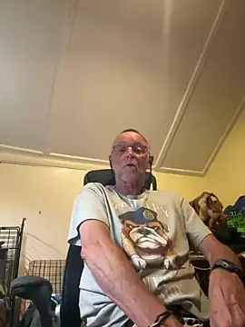 Snapshot of Moonraker64 chatting on July 15, 2026, 9:09 pm Moonraker64 online show from July 15, 2026, 9:09 pm