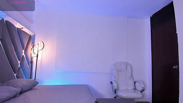 AmaraLewis online show from July 1, 2026, 1:02 pm