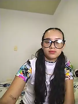 L0lita Emi12 online show from May 19, 2026, 11:05 am