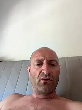 Snapshot of vladgree chatting on July 10, 2026, 10:40 am vladgree online show from July 10, 2026, 10:40 am