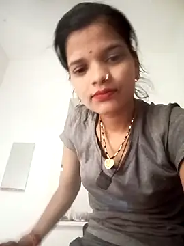 Snapshot of Student_garl_1 chatting on May 5, 2026, 8:44 am Student garl 1 online show from May 5, 2026, 8:44 am