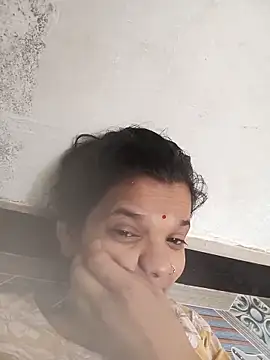 Snapshot of Student_garl_1 chatting on May 24, 2026, 3:33 am Student garl 1 online show from May 24, 2026, 3:33 am