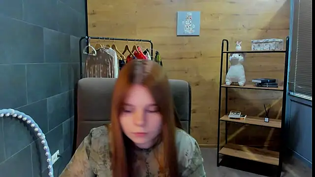 Snapshot of BarbaraaYoungg chatting on May 13, 2026, 1:41 pm BarbaraaYoungg online show from May 13, 2026, 1:41 pm
