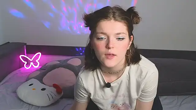 Snapshot of Annpopsy chatting on May 18, 2026, 5:52 pm Annpopsy online show from May 18, 2026, 5:52 pm