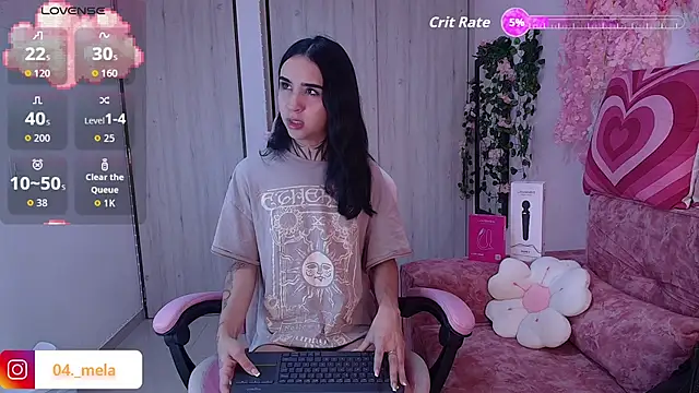 Snapshot of naomi_femme chatting on June 19, 2026, 12:20 pm naomi femme online show from June 19, 2026, 12:20 pm
