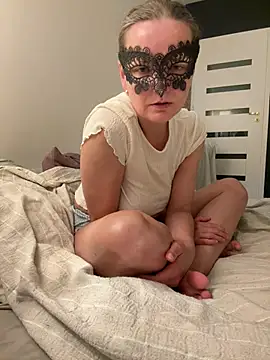 Snapshot of Noliah chatting on August 9, 2026, 7:19 pm Noliah online show from August 9, 2026, 7:19 pm
