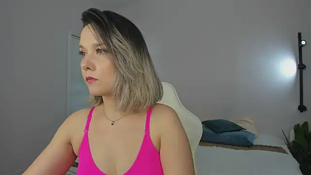 Nikki Mi1k online show from June 13, 2026, 1:14 am