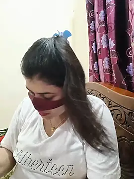 Snapshot of Joya-02 chatting on May 19, 2026, 6:58 pm Joya-02 online show from May 19, 2026, 6:58 pm