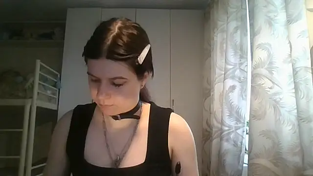 Snapshot of GrayceDeclet chatting on June 19, 2026, 5:23 am GrayceDeclet online show from June 19, 2026, 5:23 am