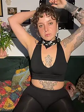 EmilieBraun online show from June 11, 2026, 9:02 pm