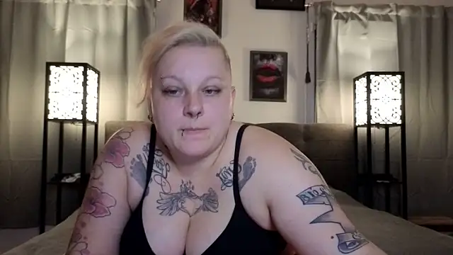 Snapshot of Lady_Peggi chatting on May 22, 2026, 9:09 pm Lady Peggi online show from May 22, 2026, 9:09 pm