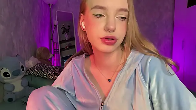 Eve Dark Side online show from May 6, 2026, 5:57 am