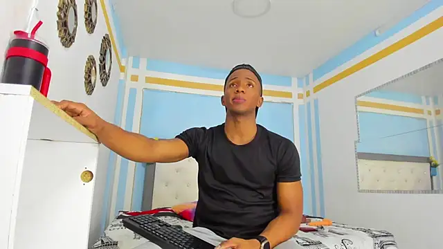 Snapshot of CloeHuffman chatting on June 25, 2026, 7:51 pm CloeHuffman online show from June 25, 2026, 7:51 pm