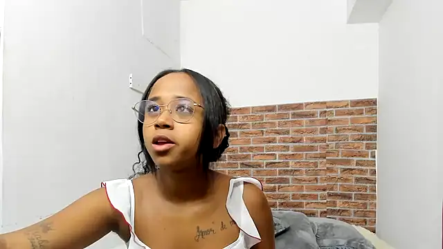 Snapshot of wizarpamela chatting on July 15, 2026, 4:23 pm wizarpamela online show from July 15, 2026, 4:23 pm