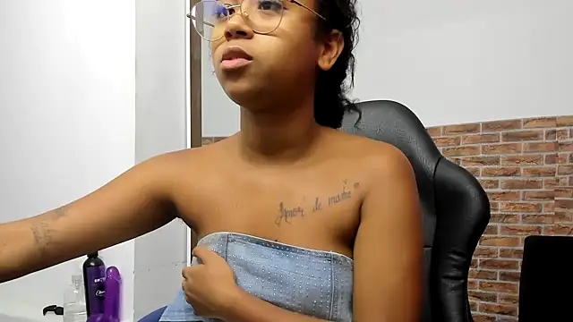 Snapshot of wizarpamela chatting on July 25, 2026, 6:38 pm wizarpamela online show from July 25, 2026, 6:38 pm