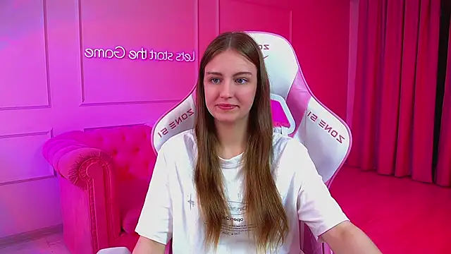 SofiaSarvains online show from June 11, 2026, 7:01 pm