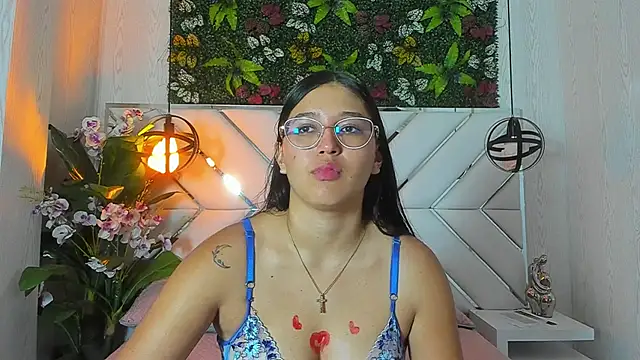 Snapshot of Janett_Moore chatting on June 2, 2026, 1:02 pm Janett Moore online show from June 2, 2026, 1:02 pm